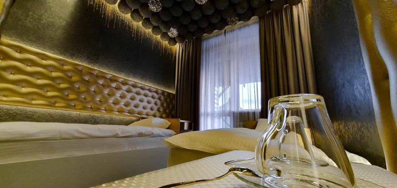 Hotel Pidkova Rivne Esterno foto