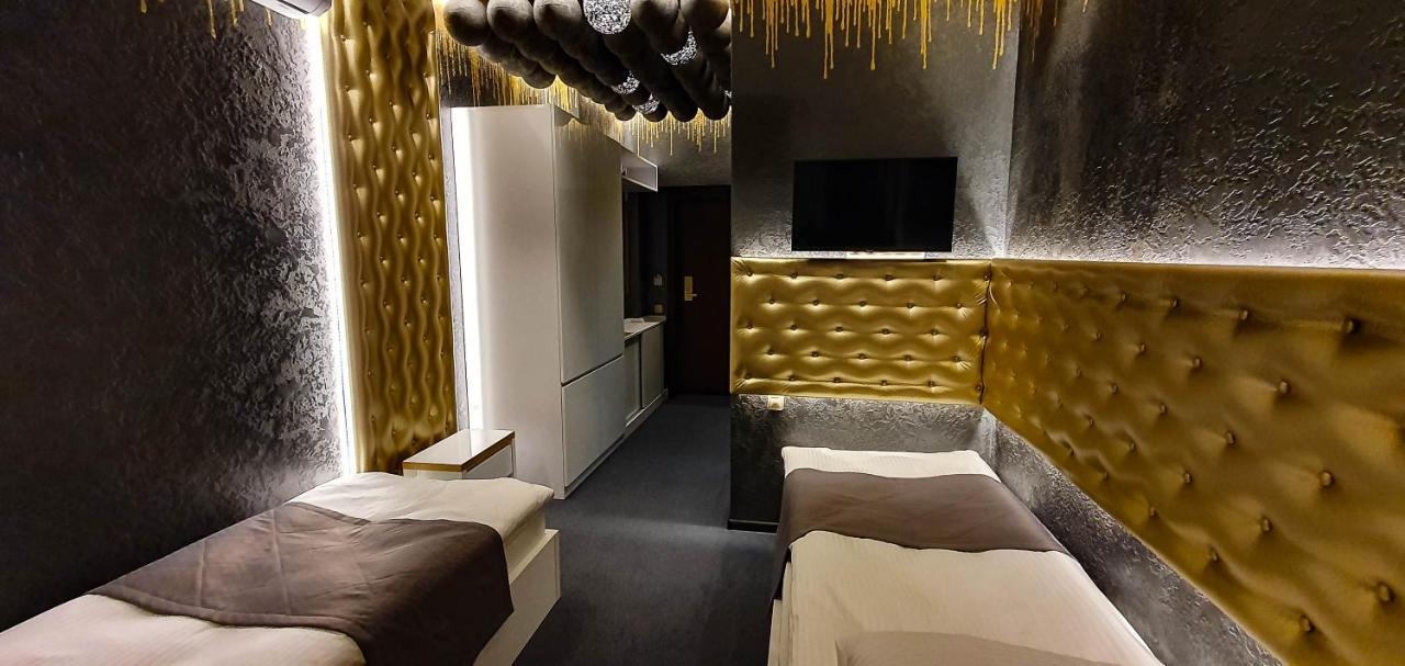 Hotel Pidkova Rivne Esterno foto