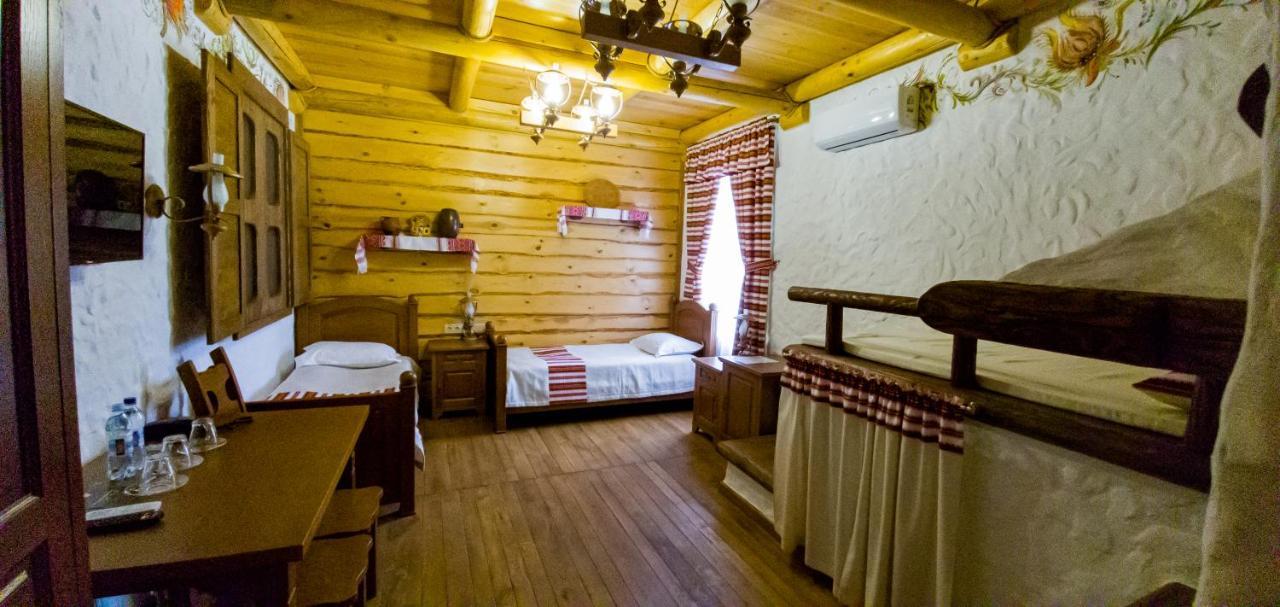 Hotel Pidkova Rivne Esterno foto
