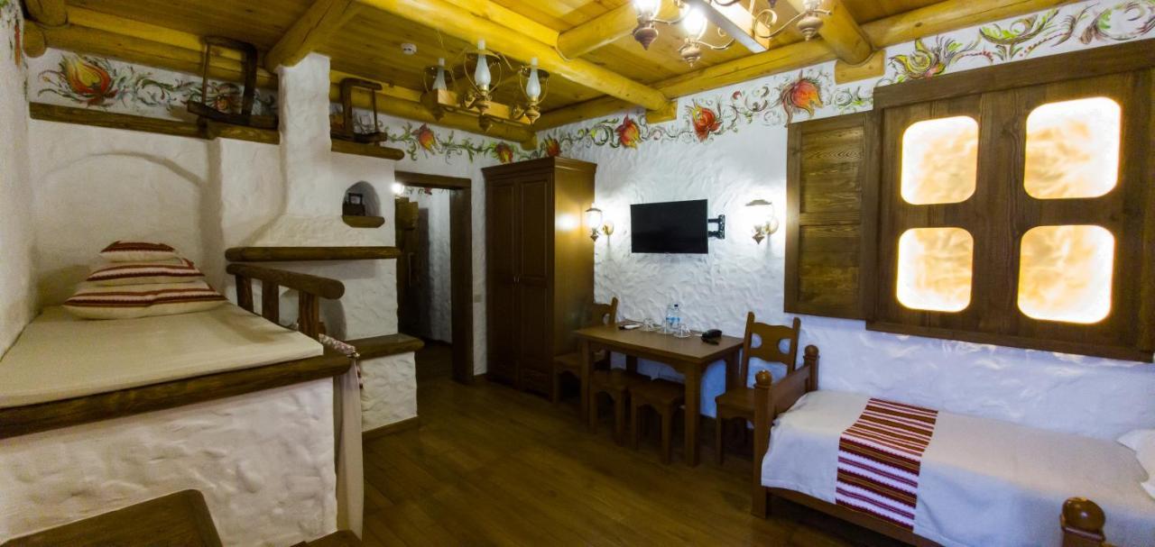 Hotel Pidkova Rivne Esterno foto