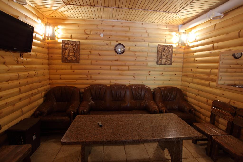 Hotel Pidkova Rivne Esterno foto