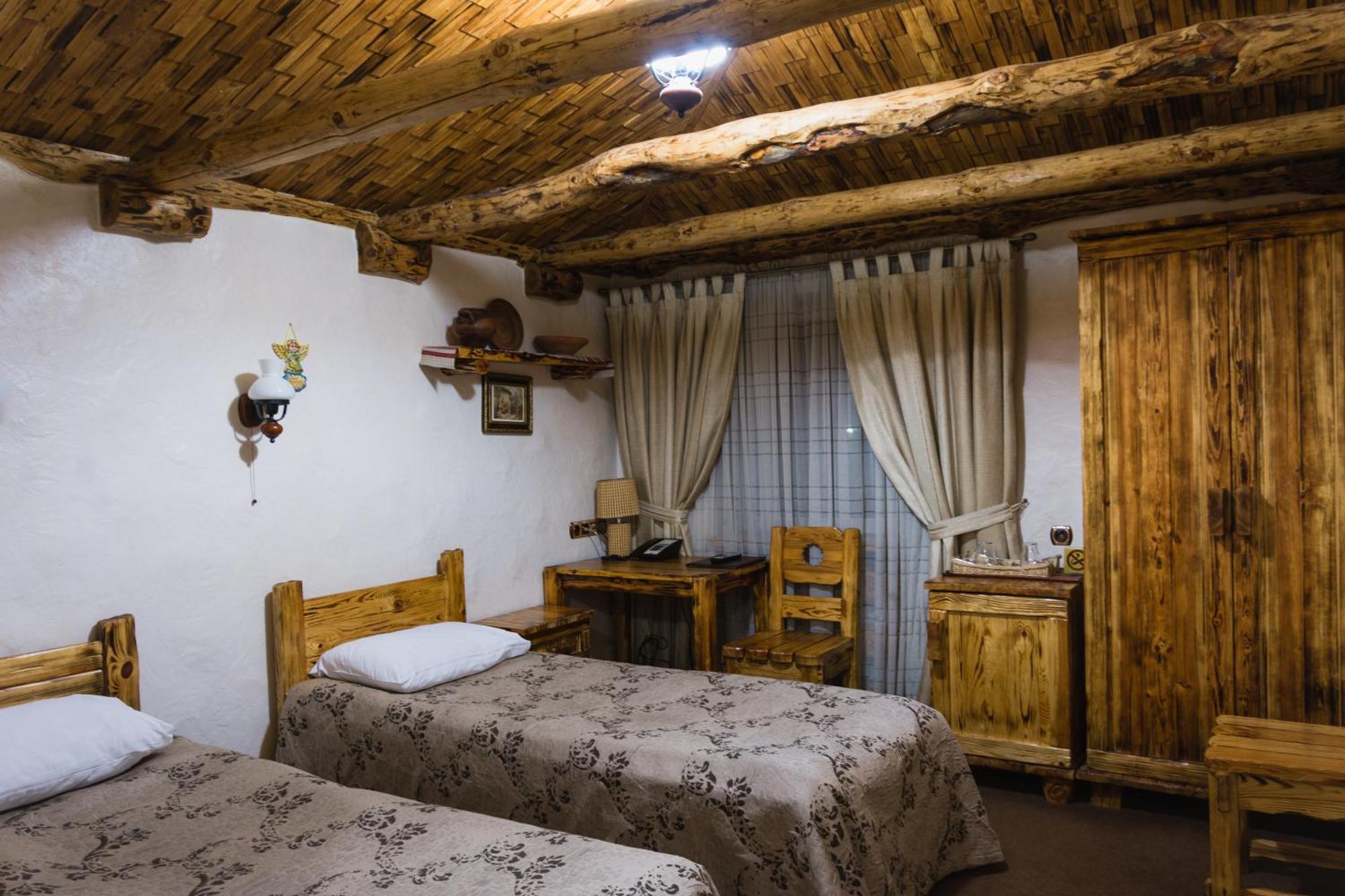 Hotel Pidkova Rivne Esterno foto