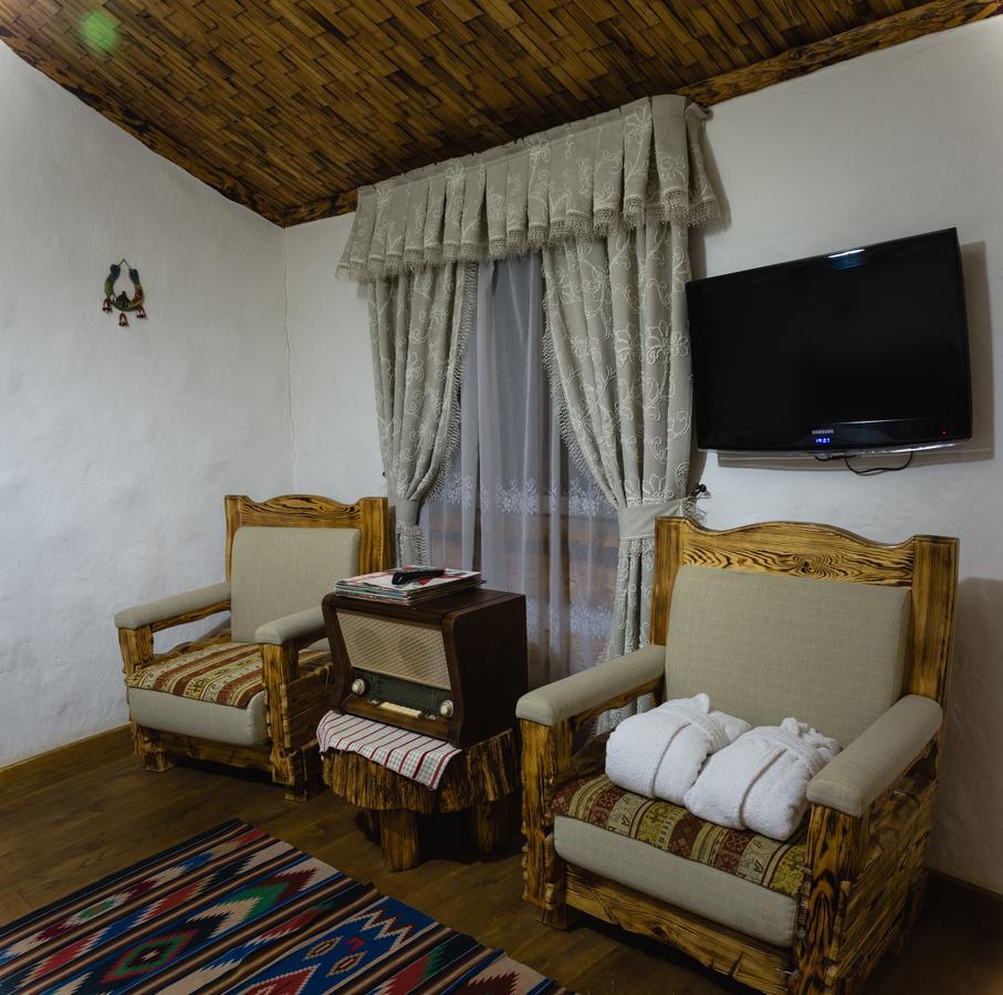 Hotel Pidkova Rivne Esterno foto