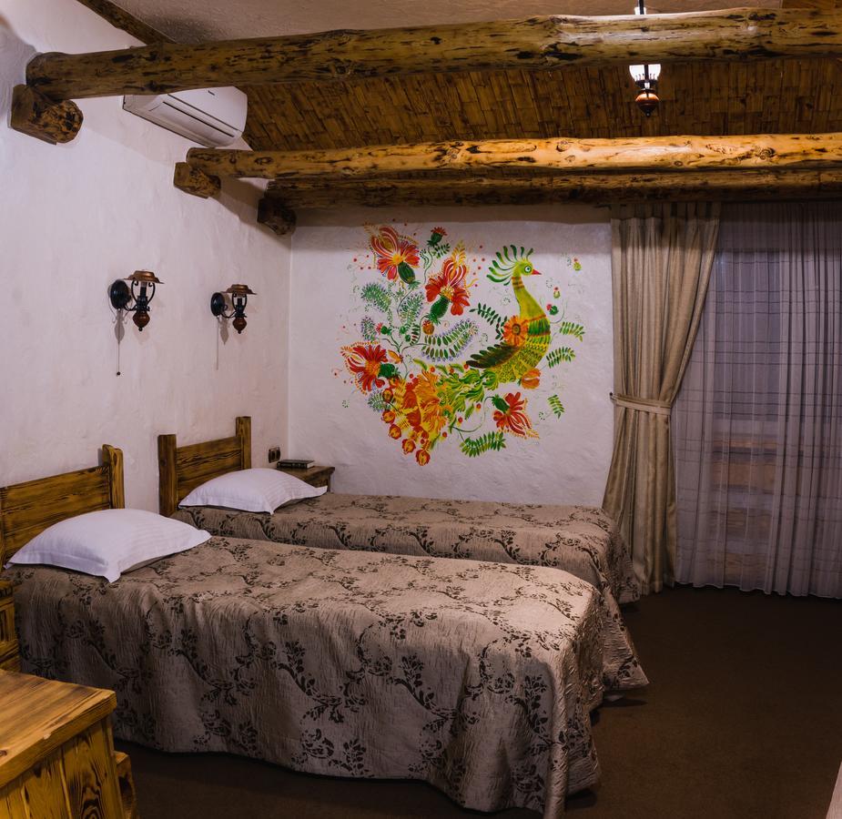 Hotel Pidkova Rivne Esterno foto