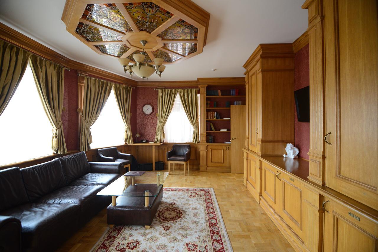 Hotel Pidkova Rivne Esterno foto