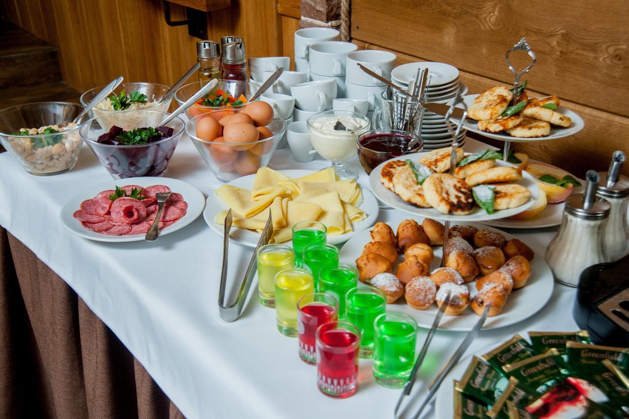 Hotel Pidkova Rivne Esterno foto