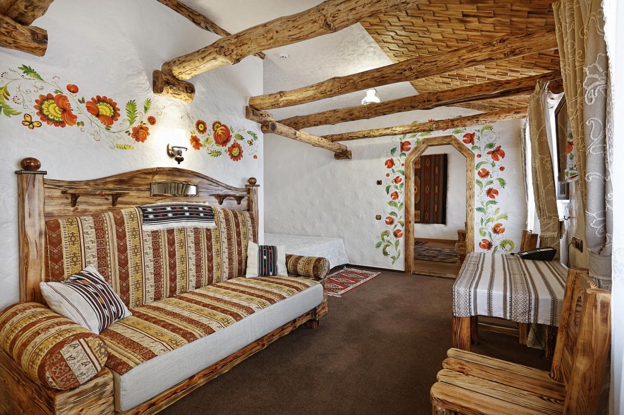Hotel Pidkova Rivne Esterno foto