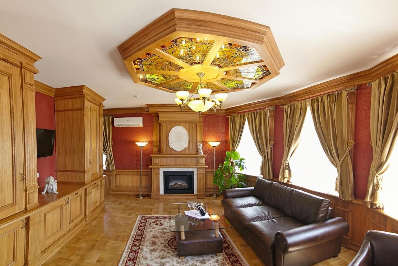 Hotel Pidkova Rivne Esterno foto